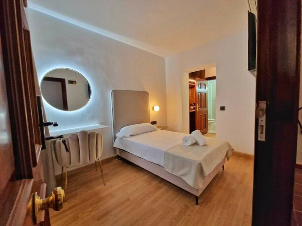 Imagen de la habitación del Hostal Boutique HS Ceheg&iacute;n. Foto 11