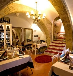 Imagen del bar/restaurante del Hostal Boutique Hotel Davallada. Foto 2