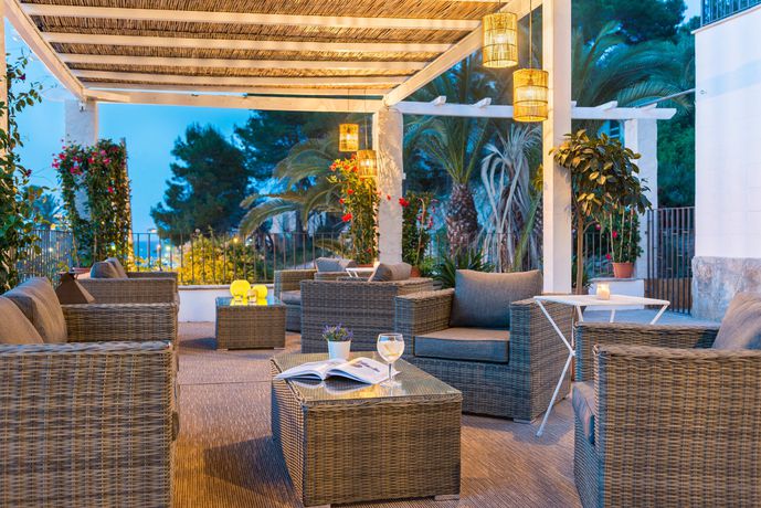 Imagen del bar/restaurante del Hostal Boutique Hotel Oriola. Foto 9