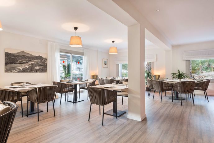 Imagen del bar/restaurante del Hostal Boutique Hotel Oriola. Foto 10