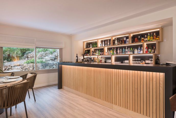 Imagen del bar/restaurante del Hostal Boutique Hotel Oriola. Foto 12