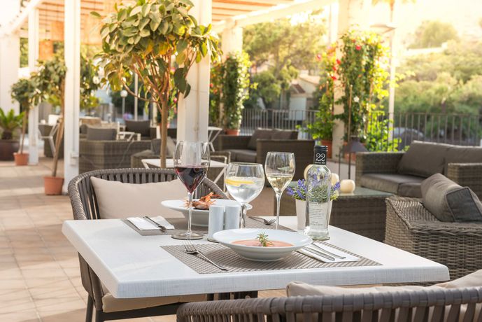 Imagen del bar/restaurante del Hostal Boutique Hotel Oriola. Foto 13