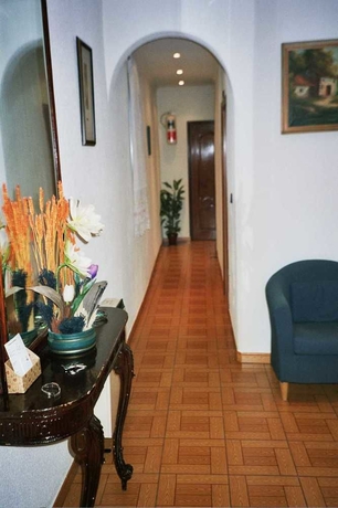 Imagen de los interiores del Hostal Bru&ntilde;a, Barrio de las Letras. Foto 6