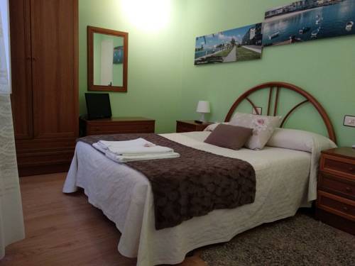 Imagen de la habitación del Hostal Buenavista, San Ciprian. Foto 5