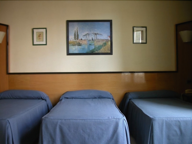 Imagen de la habitación del Hostal Buenos Aires, Gran V&iacute;a. Foto 6