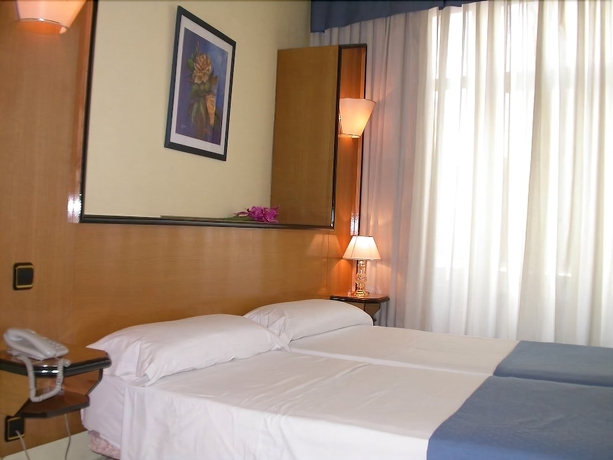 Imagen de la habitación del Hostal Buenos Aires, Gran V&iacute;a. Foto 11