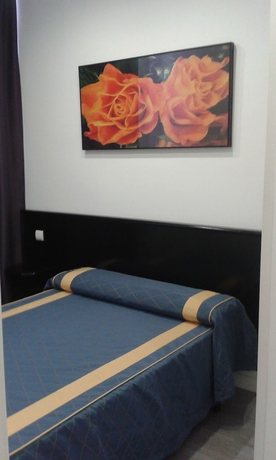 Imagen de la habitación del Hostal Buenos Aires, Gran V&iacute;a. Foto 13