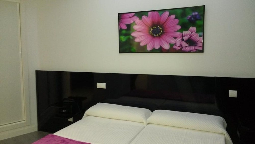 Imagen de la habitación del Hostal Buenos Aires, Gran V&iacute;a. Foto 15