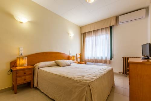 Imagen de la habitación del Hostal Buenos Aires, Tremp. Foto 3