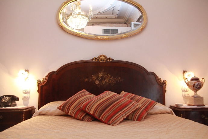 Imagen de la habitación del Hostal Buho Boutique Barcelona. Foto 3