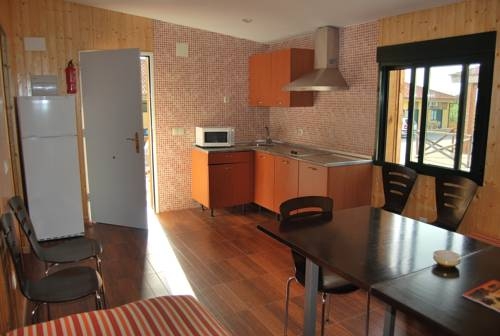Imagen general del Hostal - Bungalows Camping C&aacute;ceres. Foto 2