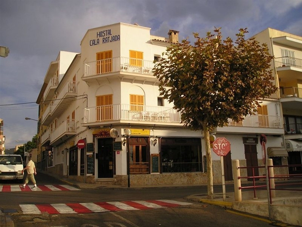 Imagen general del Hostal CALA RATJADA. Foto 4