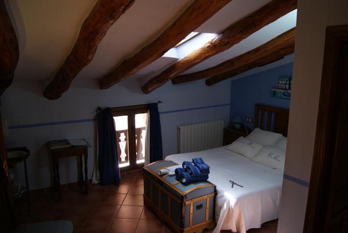 Imagen de la habitación del Hostal CASA DE LA FUENTE. Foto 8