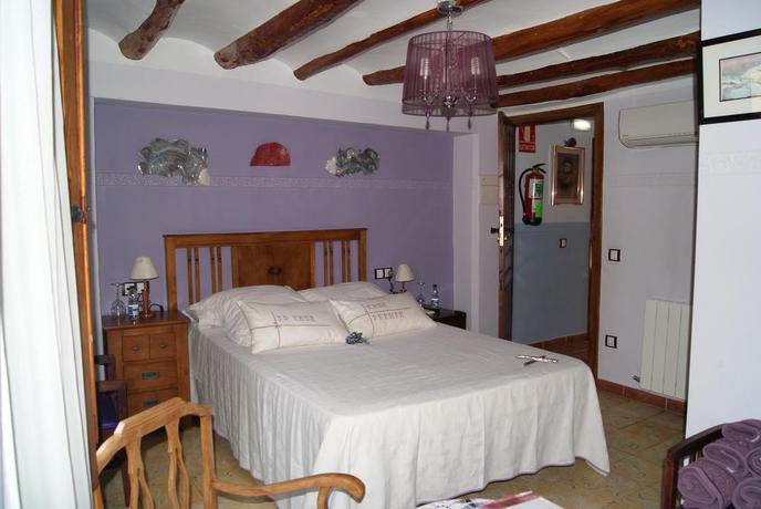 Imagen de la habitación del Hostal CASA DE LA FUENTE. Foto 14