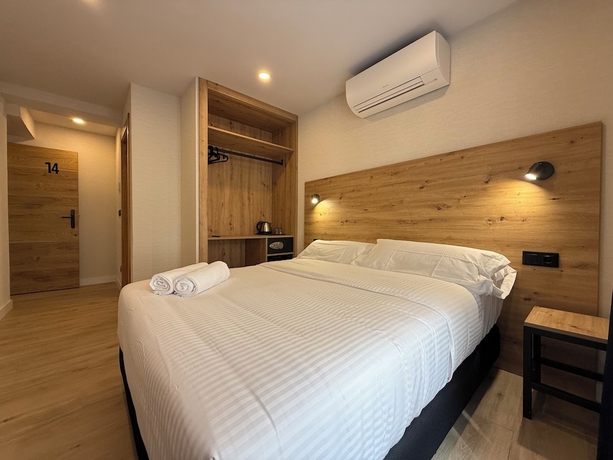 Imagen de la habitación del Hostal CC Gijon. Foto 3