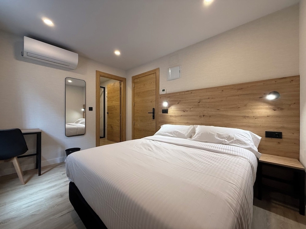 Imagen de la habitación del Hostal CC Gijon. Foto 4