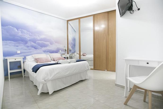 Imagen de la habitación del Hostal CH La Bañezana. Foto 5