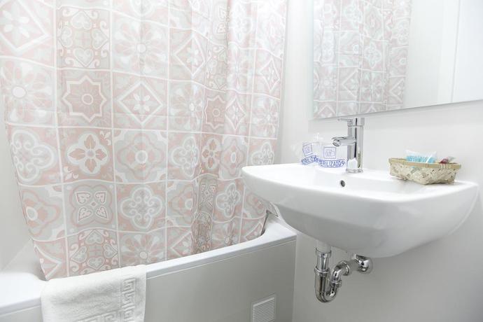 Imagen de la habitación del Hostal CH La Bañezana. Foto 11