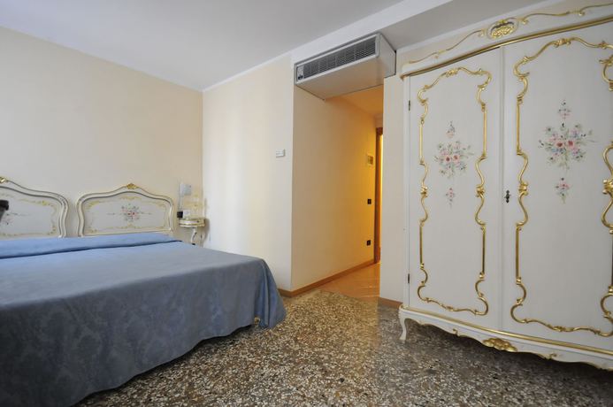 Imagen de la habitación del Hostal Ca' Leon D'Oro. Foto 4