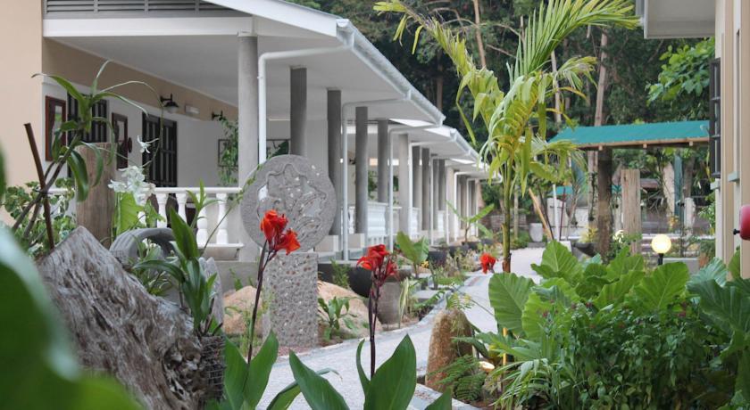 Imagen general del Hostal Cabanes des Anges Guest House. Foto 8