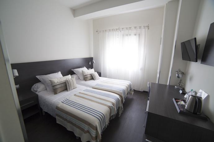 Imagen de la habitación del Hostal Cabo Mayor. Foto 6