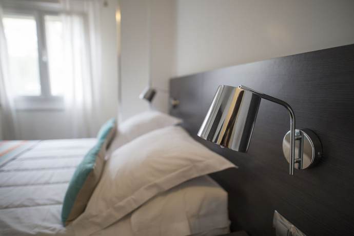 Imagen de la habitación del Hostal Cabo Mayor. Foto 16