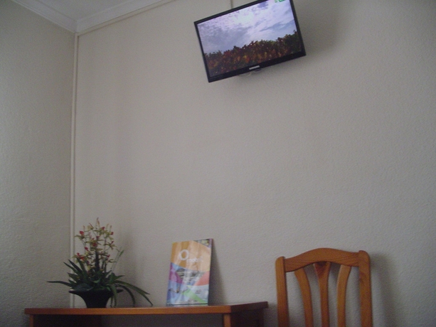 Imagen de la habitación del Hostal Cabrera. Foto 7