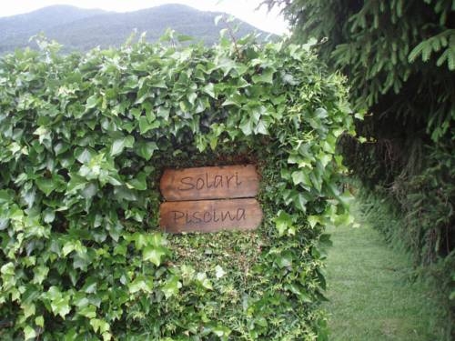 Imagen de los exteriores del Hostal Cal Batista. Foto 5