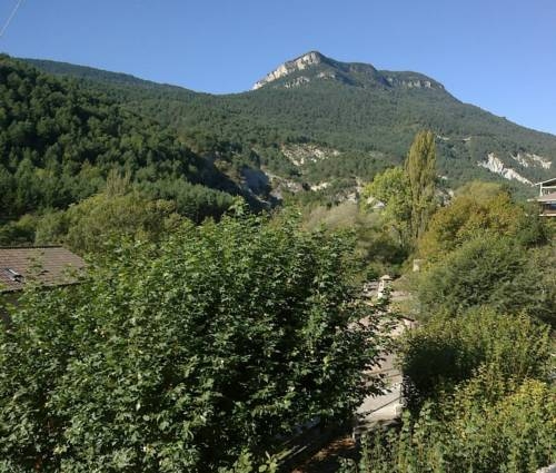 Imagen de los exteriores del Hostal Cal Batista. Foto 6