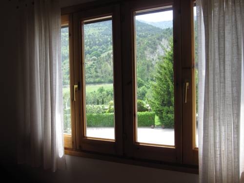 Imagen de la piscina del Hostal Cal Batista. Foto 15