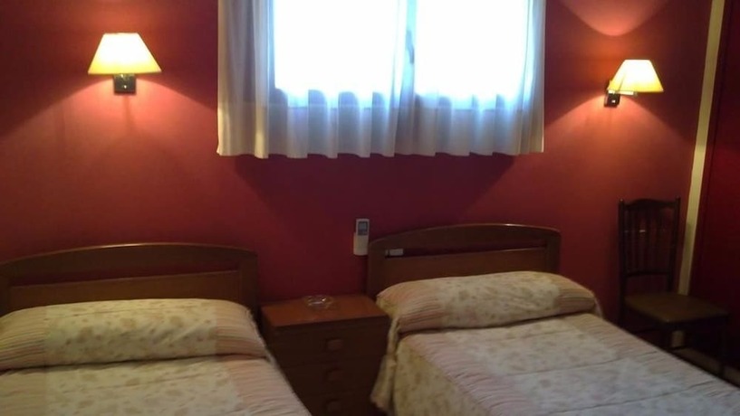 Imagen de la habitación del Hostal Cal Jaume. Foto 17