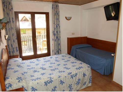 Imagen de la habitación del Hostal Cal Mestre. Foto 10