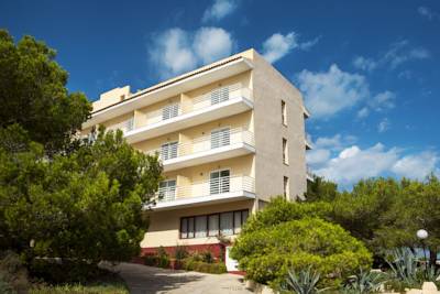 Imagen general del Hostal Cala Es Pujols. Foto 3