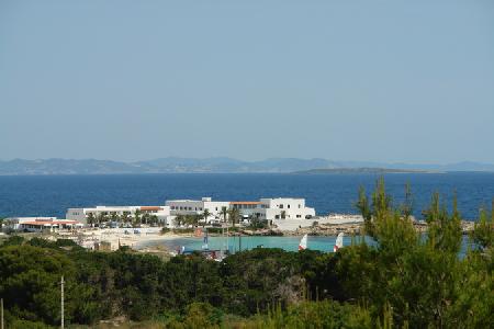 Imagen general del Hostal Cala Es Pujols. Foto 5