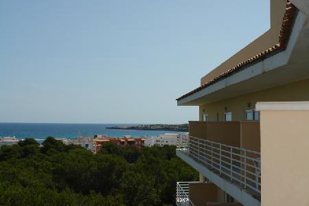 Imagen de la habitación del Hostal Cala Es Pujols. Foto 8
