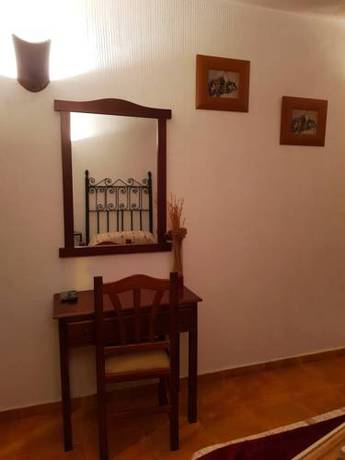 Imagen de la habitación del Hostal Calderon, Cuenca. Foto 3