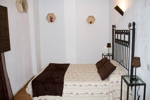 Imagen de la habitación del Hostal Calderon, Cuenca. Foto 4