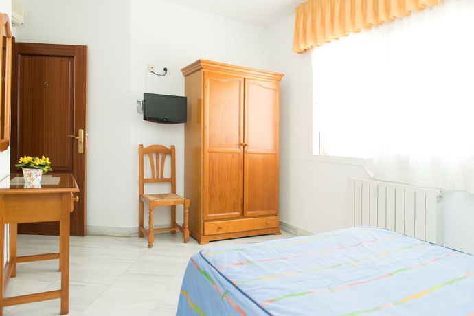 Imagen de la habitación del Hostal Camino Real, Granada. Foto 13