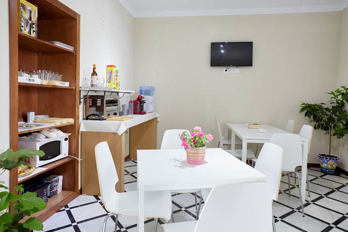 Imagen del bar/restaurante del Hostal Campo Nuevo. Foto 3