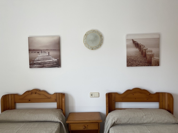 Imagen de la habitación del Hostal Can Gallu. Foto 9