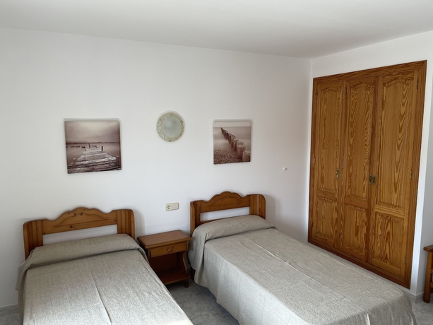 Imagen de la habitación del Hostal Can Gallu. Foto 13