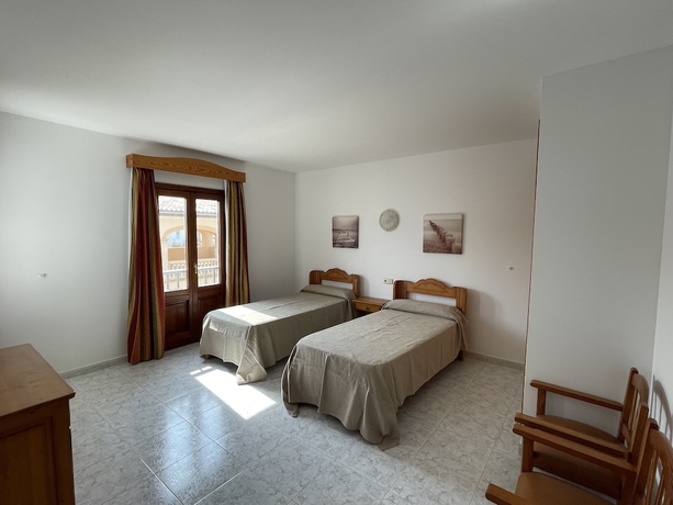 Imagen de la habitación del Hostal Can Gallu. Foto 14