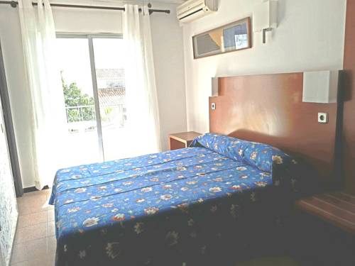 Imagen de la habitación del Hostal Can Gil. Foto 6