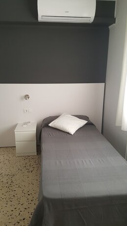 Imagen de la habitación del Hostal Can Joanet. Foto 18