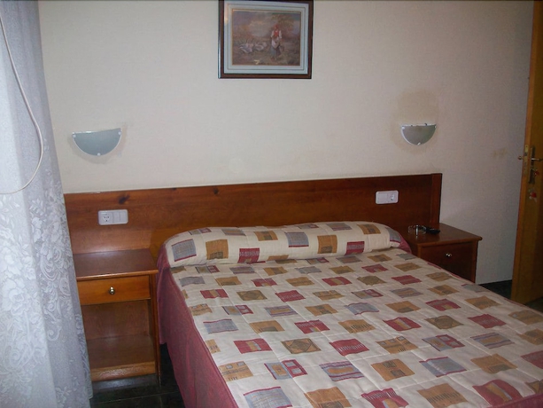 Imagen de la habitación del Hostal Can Josep. Foto 6