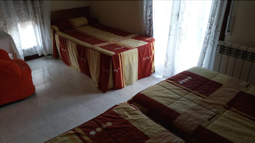 Imagen de la habitación del Hostal Can Josep. Foto 8