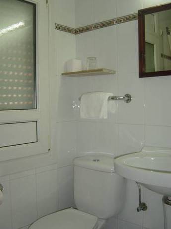 Imagen de la habitación del Hostal Can Massot. Foto 5