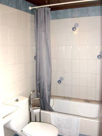 Imagen de la habitación del Hostal Can Massot. Foto 7