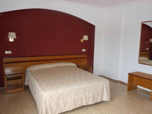 Imagen de la habitación del Hostal Can Pou. Foto 3