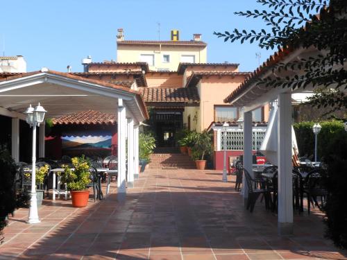 Imagen general del Hostal Can Pou. Foto 2